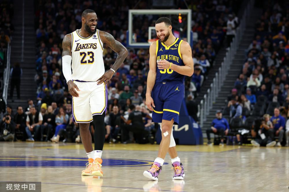 30号再续，弗林蓬社媒展示利物浦新赛季球衣.