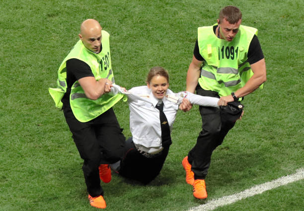 场上表现出 场上表现出