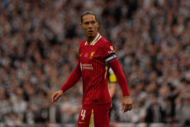 来了！亚沙里已经抵达，准备接受米兰的体检.